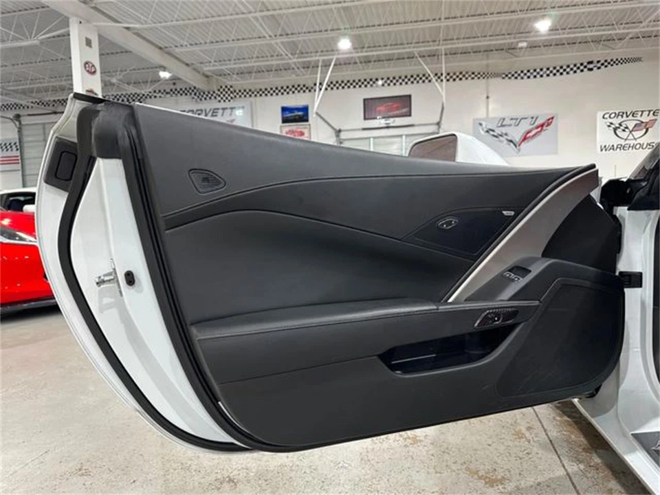 2017 Chevrolet Corvette C7 - Image 13 of 30