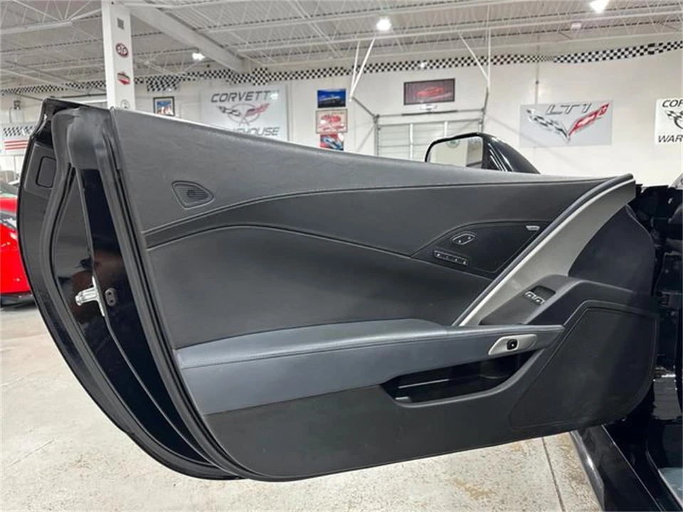 2017 Chevrolet Corvette C7 - Image 17 of 30