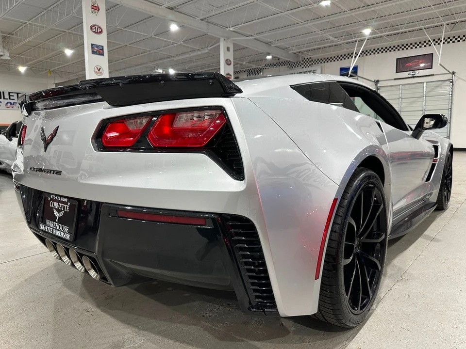 2017 Chevrolet Corvette - Image 5 of 21
