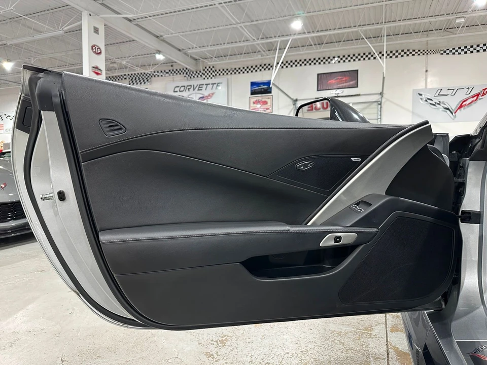 2017 Chevrolet Corvette - Image 14 of 21