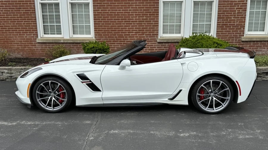 2017 Chevrolet Corvette C7 - Image 2 of 17