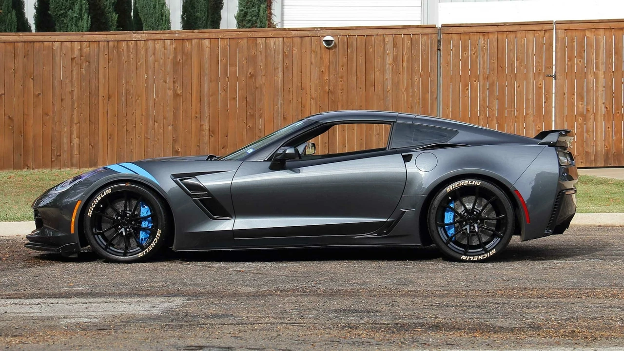 2017 Chevrolet Corvette C7 - Image 2 of 21