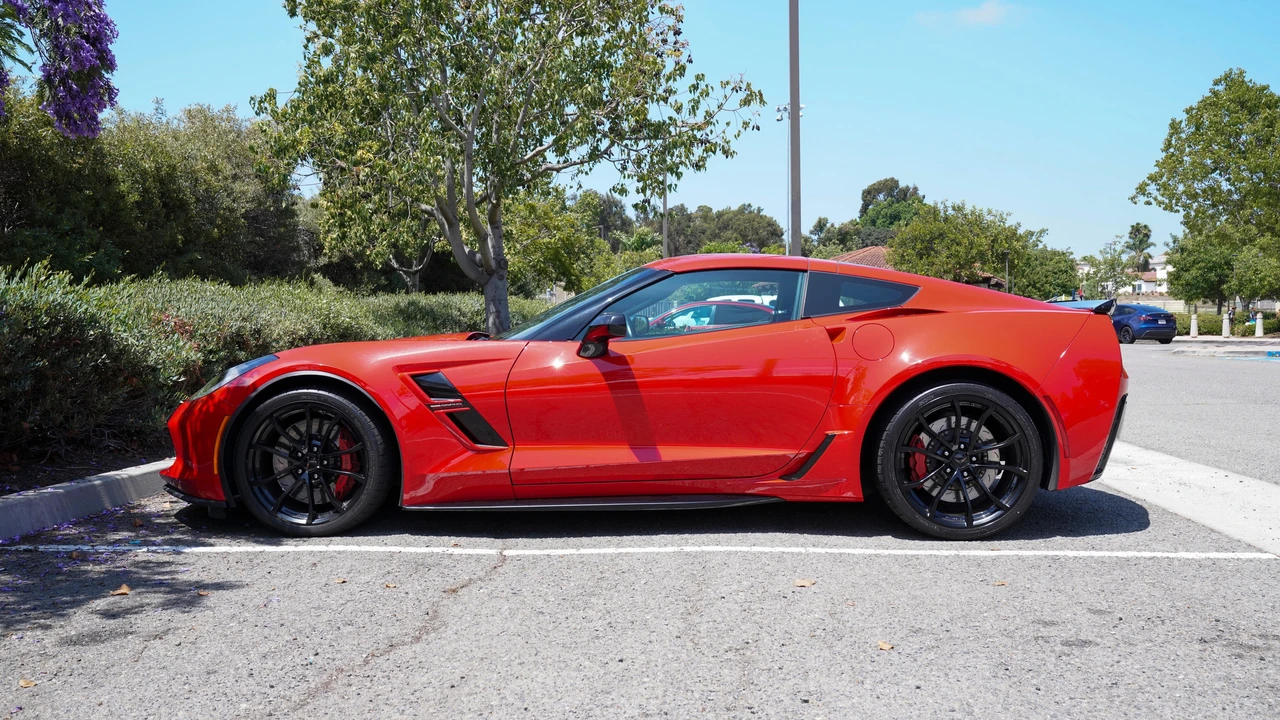 2017 Chevrolet Corvette C7 - Image 8 of 31