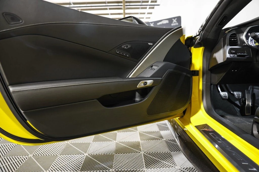 2017 Chevrolet Corvette C7 Z06 - Image 28 of 31