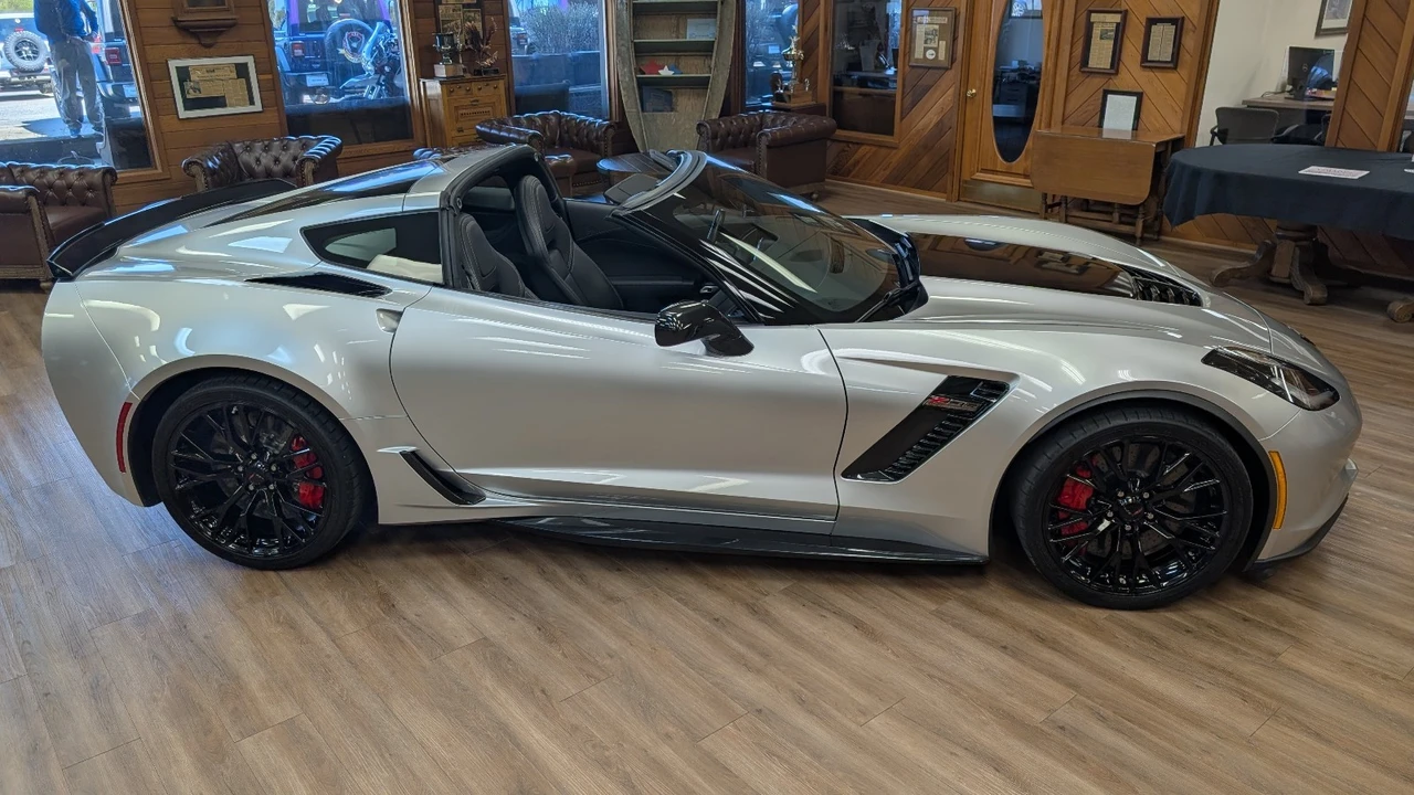 2017 Chevrolet Corvette C7 Z06 - Image 10 of 21