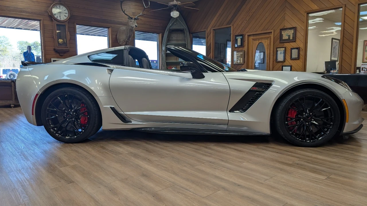 2017 Chevrolet Corvette C7 Z06 - Image 9 of 21