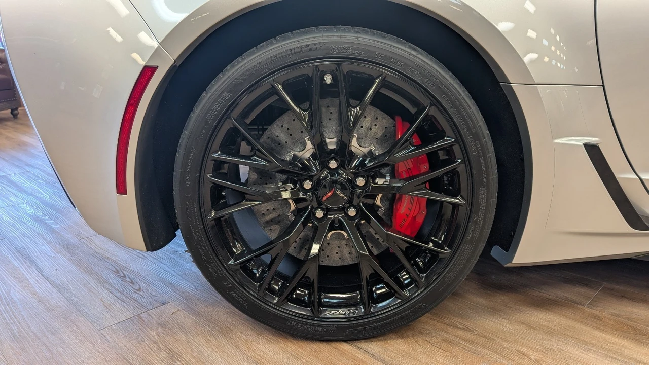 2017 Chevrolet Corvette C7 Z06 - Image 16 of 21