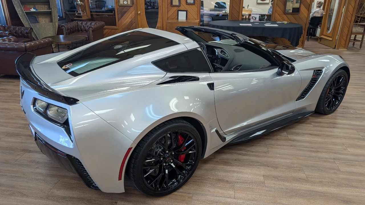 2017 Chevrolet Corvette C7 Z06 - Image 8 of 21