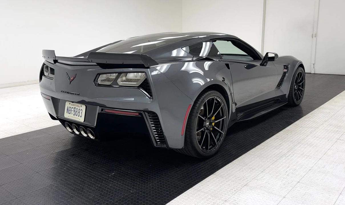 2017 Chevrolet Corvette C7 Z06 - Image 5 of 12