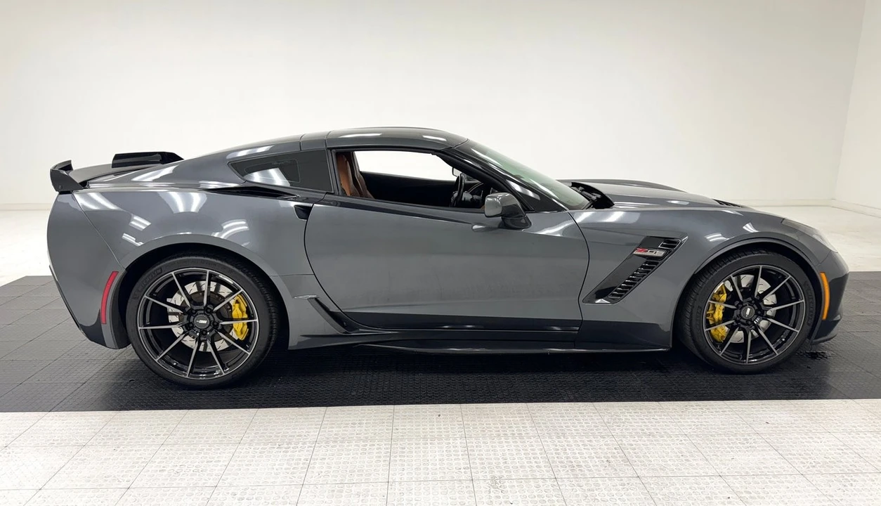 2017 Chevrolet Corvette C7 Z06 - Image 6 of 12