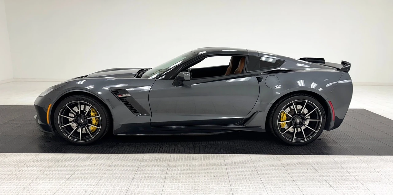 2017 Chevrolet Corvette C7 Z06 - Image 2 of 12