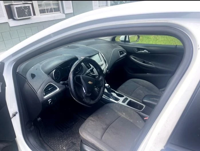 2017 Chevrolet Cruze - Image 2 of 5