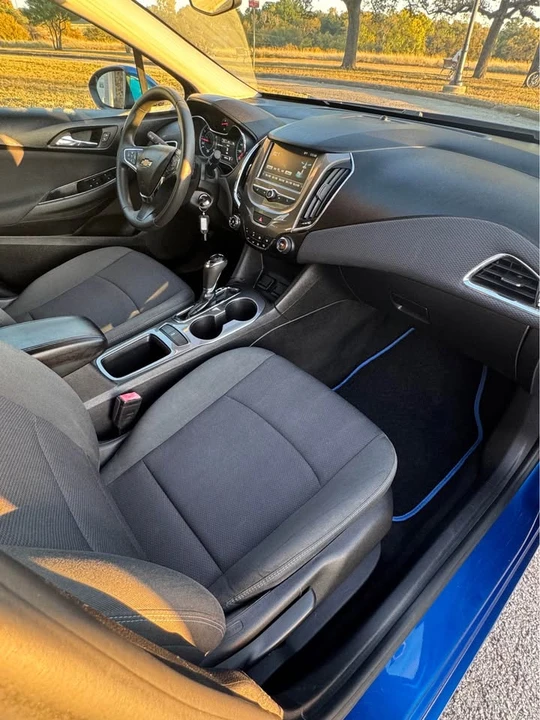 2017 Chevrolet Cruze - Image 10 of 12