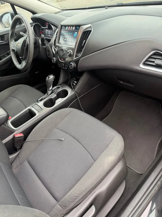 2017 Chevrolet Cruze - Image 5 of 7