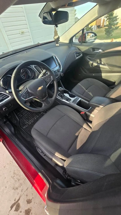2017 Chevrolet Cruze - Image 7 of 10