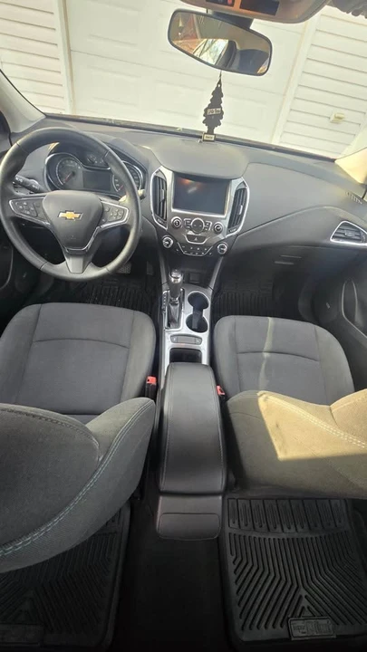 2017 Chevrolet Cruze - Image 6 of 10