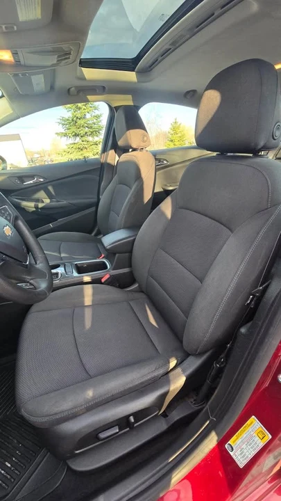 2017 Chevrolet Cruze - Image 8 of 10