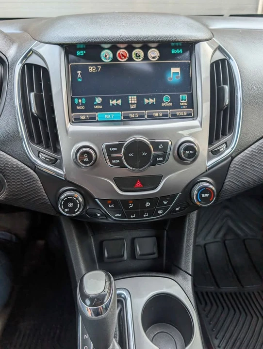 2017 Chevrolet Cruze - Image 15 of 17