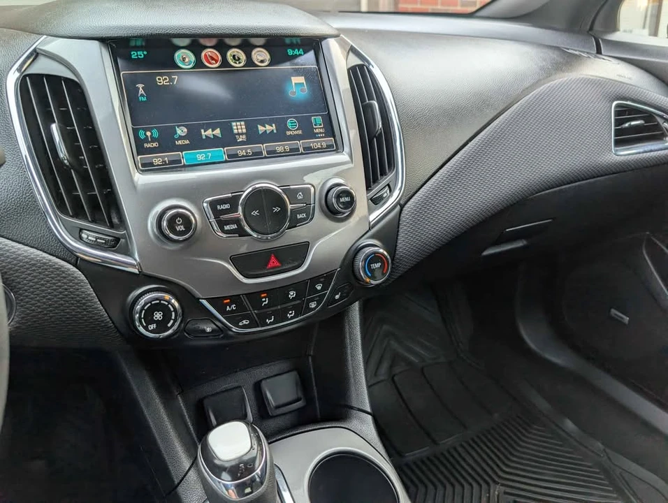 2017 Chevrolet Cruze - Image 14 of 17