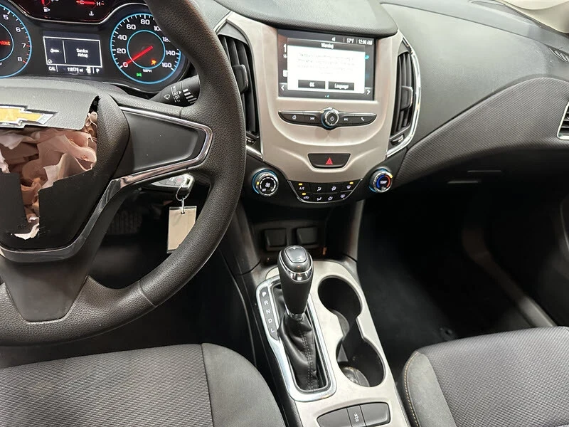 2017 Chevrolet Cruze - Image 9 of 21