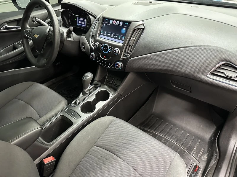 2017 Chevrolet Cruze - Image 19 of 21
