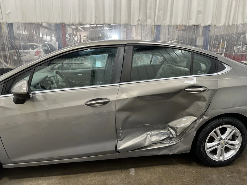 2017 Chevrolet Cruze - Image 15 of 21