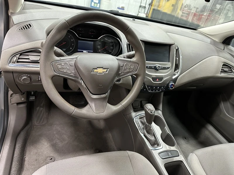 2017 Chevrolet Cruze - Image 8 of 21