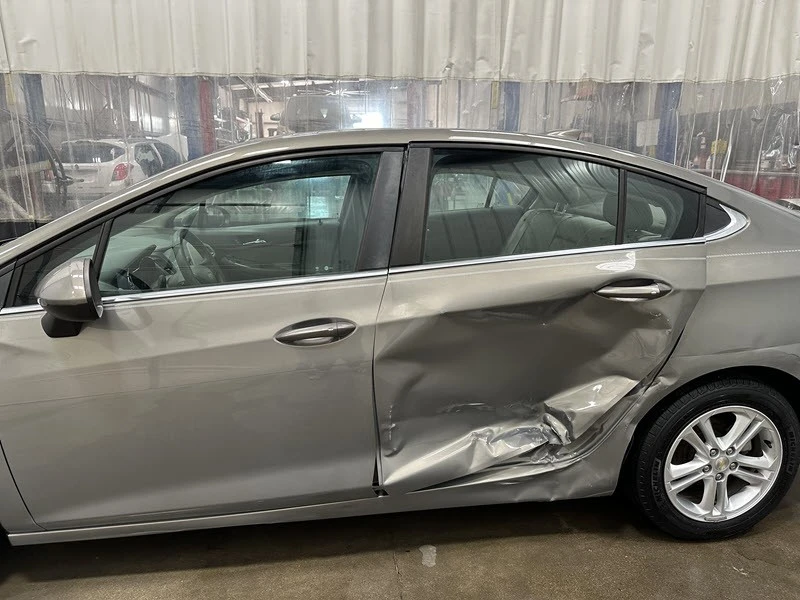 2017 Chevrolet Cruze - Image 15 of 21