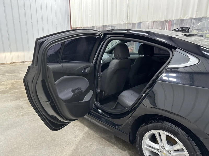2017 Chevrolet Cruze - Image 11 of 21