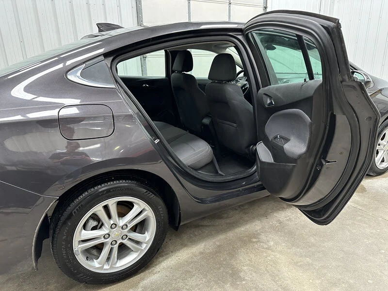 2017 Chevrolet Cruze - Image 14 of 21