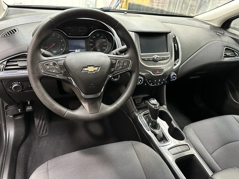 2017 Chevrolet Cruze - Image 8 of 21