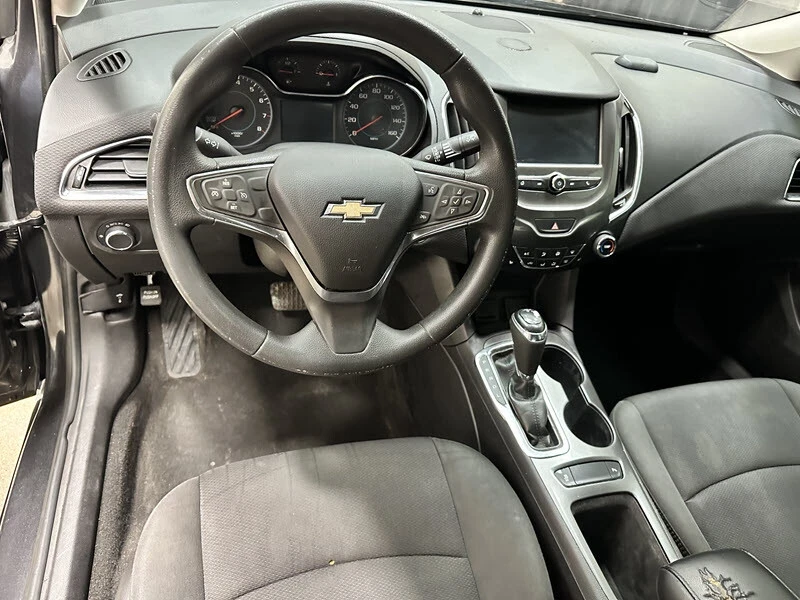 2017 Chevrolet Cruze - Image 8 of 12