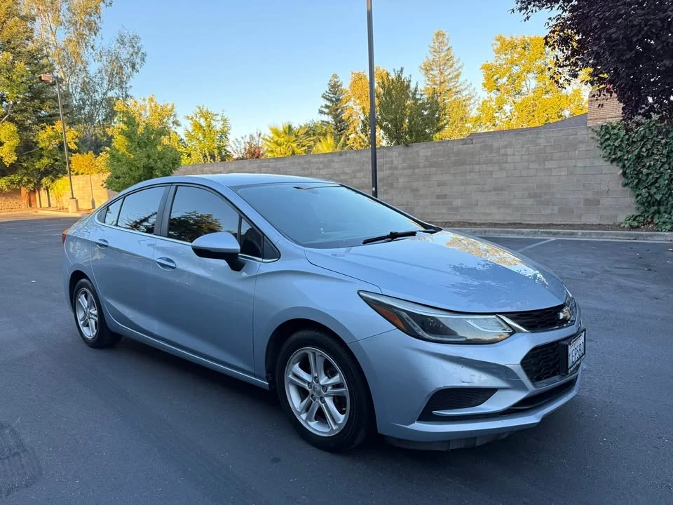 2017 Chevrolet Cruze - Image 8 of 15