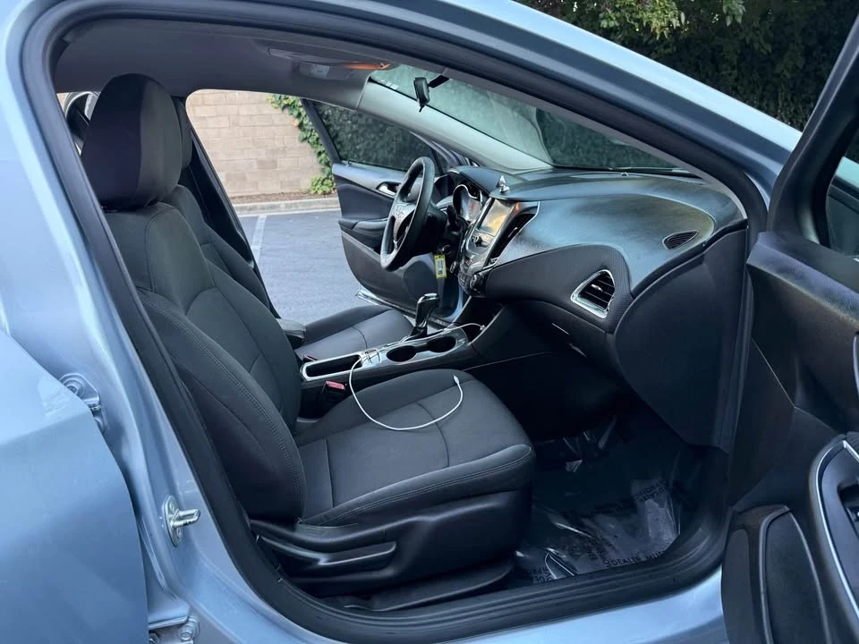 2017 Chevrolet Cruze - Image 9 of 15