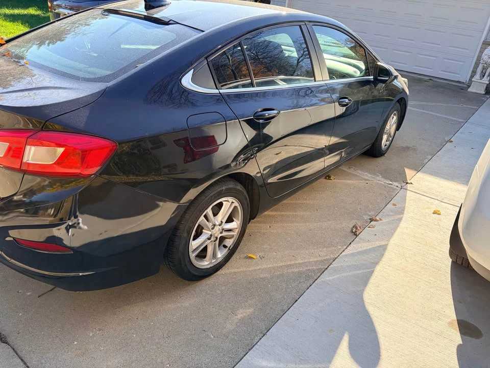 2017 Chevrolet Cruze - Image 2 of 18
