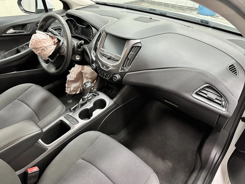 2017 Chevrolet Cruze - Image 18 of 21