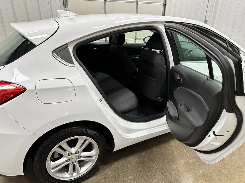 2017 Chevrolet Cruze - Image 14 of 21