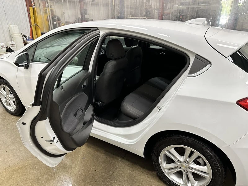 2017 Chevrolet Cruze - Image 11 of 12