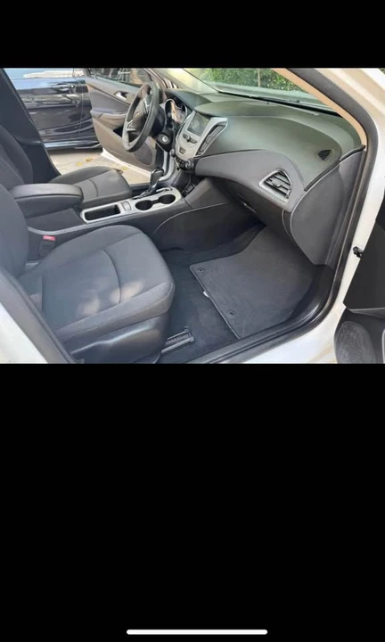 2017 Chevrolet Cruze - Image 6 of 9