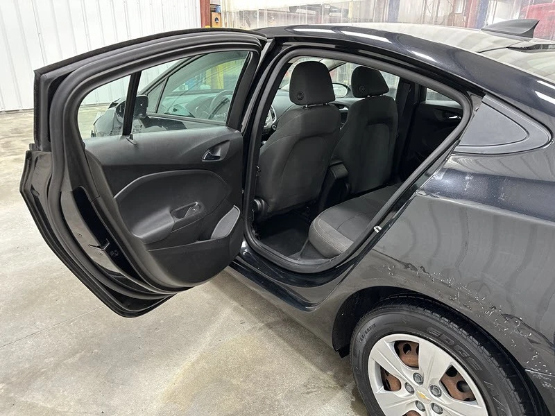 2017 Chevrolet Cruze - Image 11 of 21