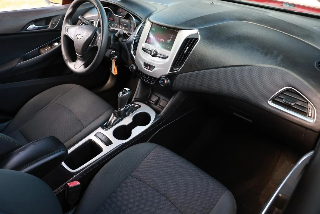 2017 Chevrolet Cruze - Image 18 of 21