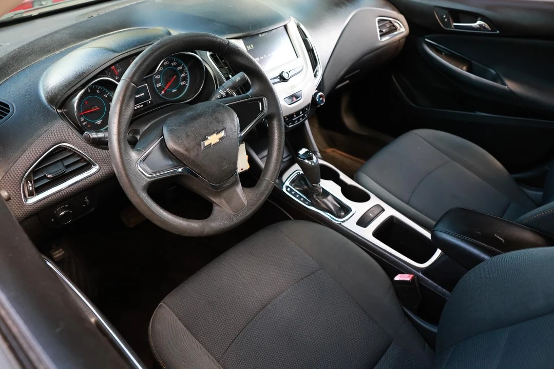 2017 Chevrolet Cruze - Image 4 of 21