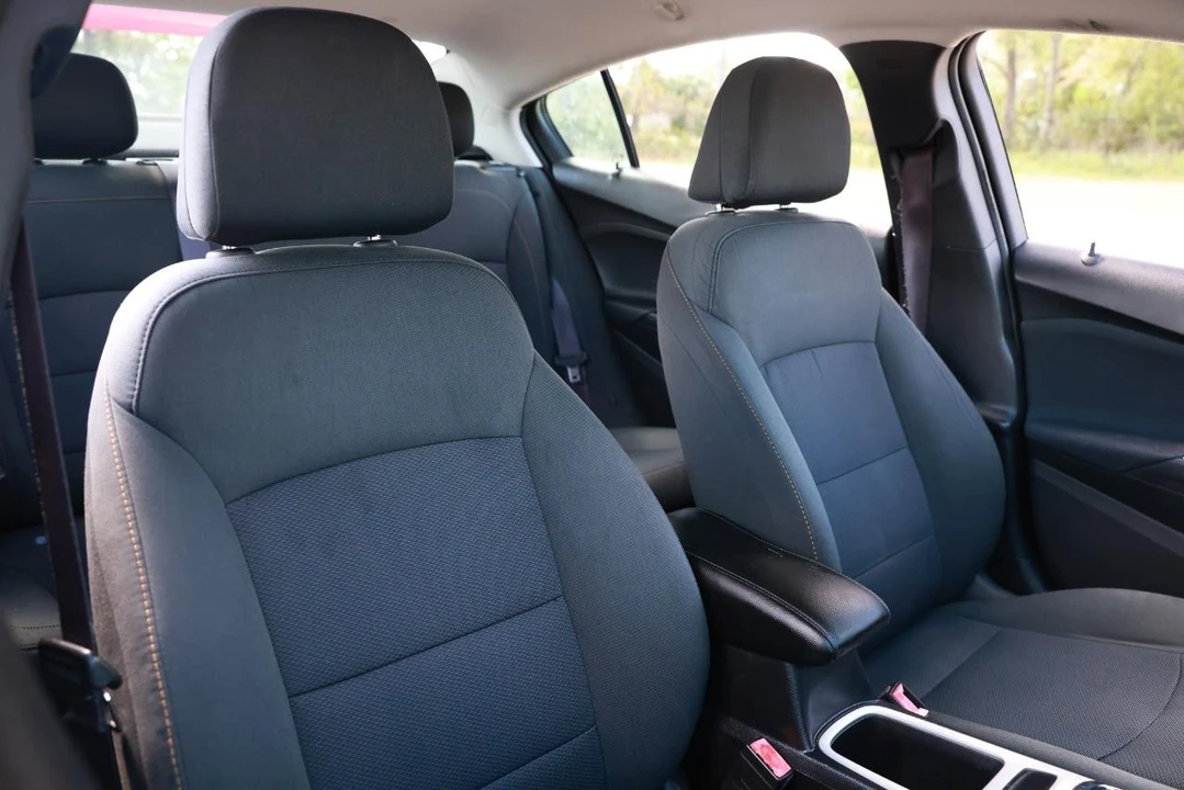 2017 Chevrolet Cruze - Image 16 of 21