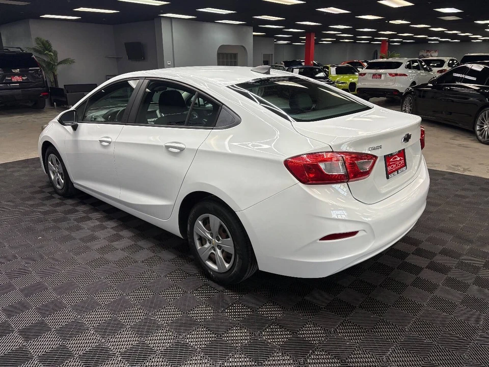 2017 Chevrolet Cruze - Image 8 of 12