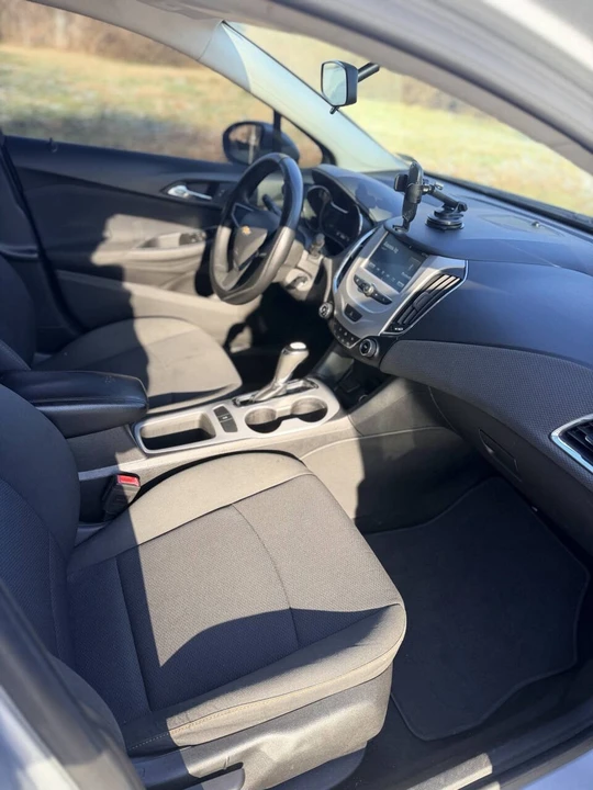2017 Chevrolet Cruze - Image 15 of 21