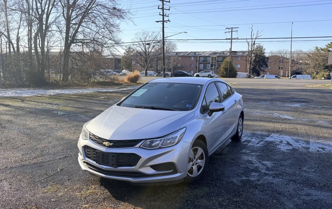 2017 Chevrolet Cruze - Image 2 of 21