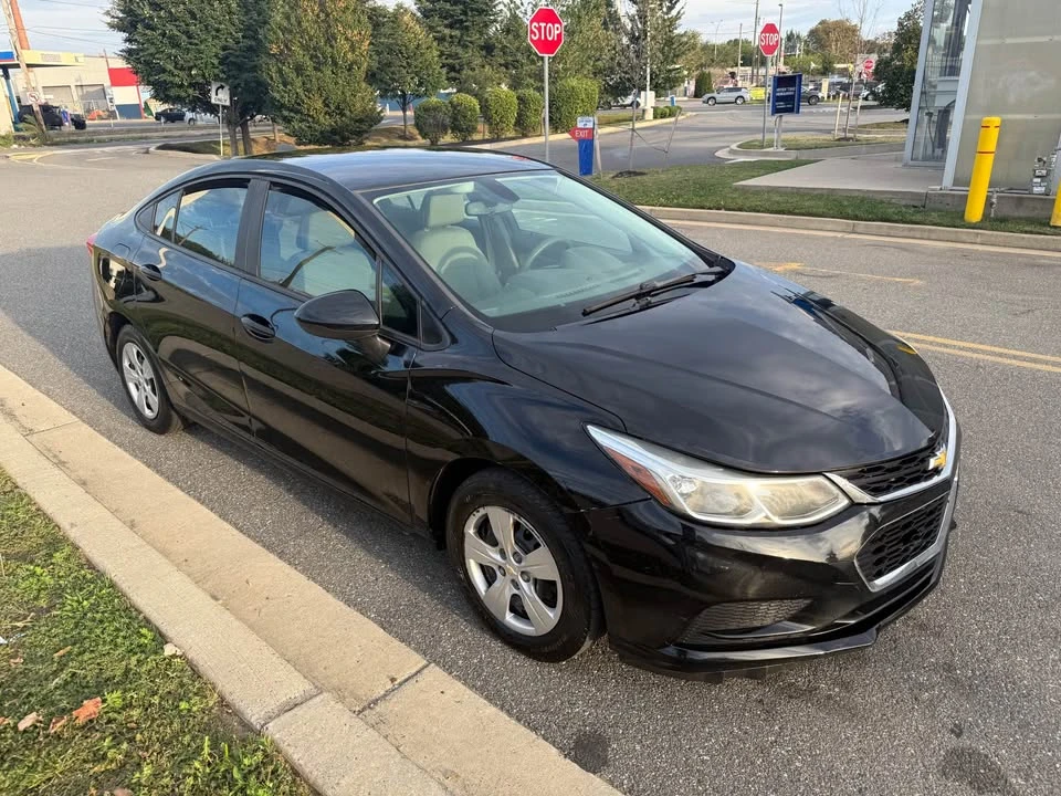 2017 Chevrolet Cruze - Image 6 of 9