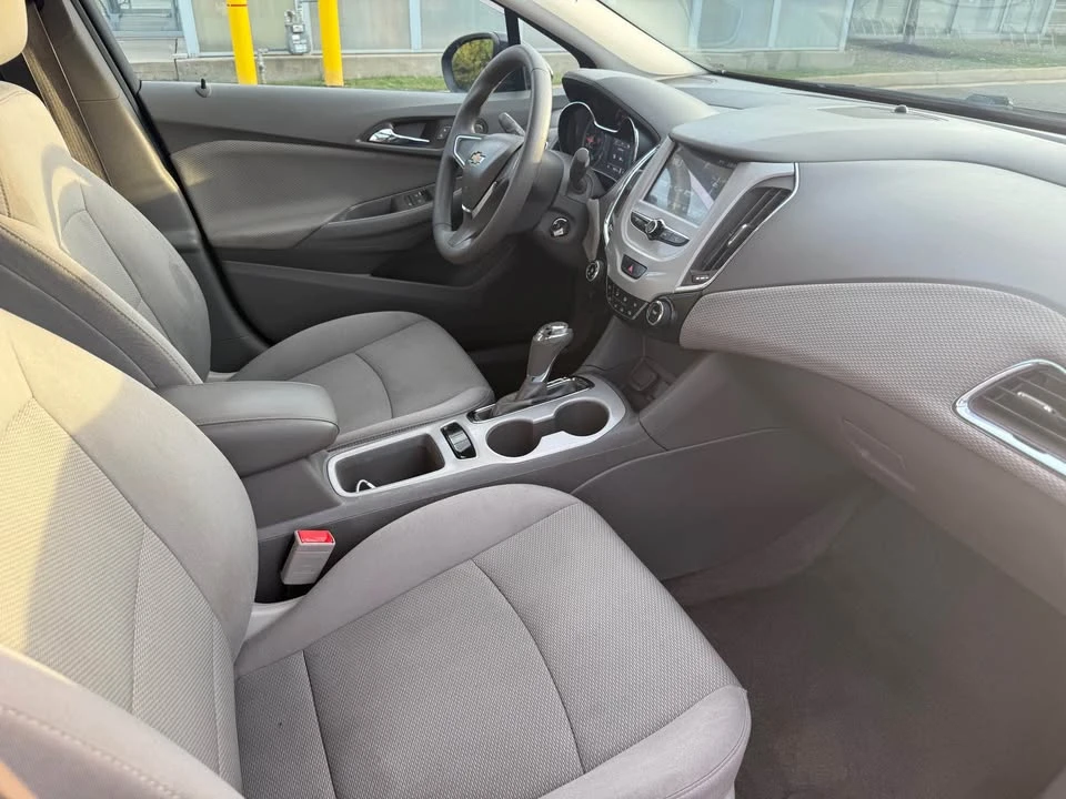 2017 Chevrolet Cruze - Image 8 of 9