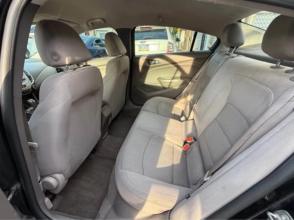 2017 Chevrolet Cruze - Image 7 of 9