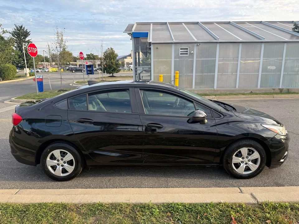 2017 Chevrolet Cruze - Image 5 of 9